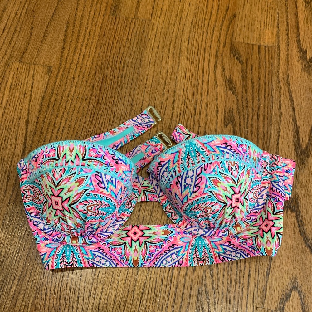 NWOT Shade & Shore Bikini Top